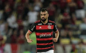 Club Francês de Rennes pretende liberar três jogadores do Flamengo e José Boto atua para impulsionar negociação