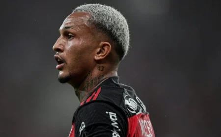 Clube do Flamengo e Wesley definem venda ao Europa somente em julho por R$ 191 milhões