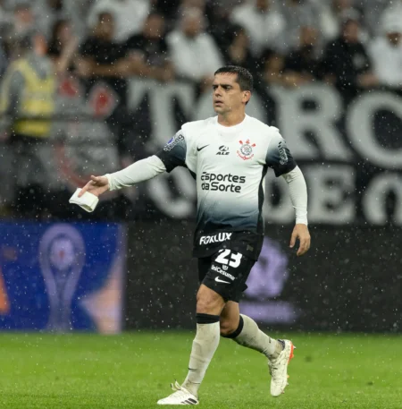 "Corinthians: Entendendo a ausência de Coronado e Fagner na despedida dos conquistadores do Brasileirão"