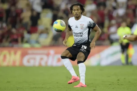 Corinthians decide o destino de André Carrillo e seu futuro é definido