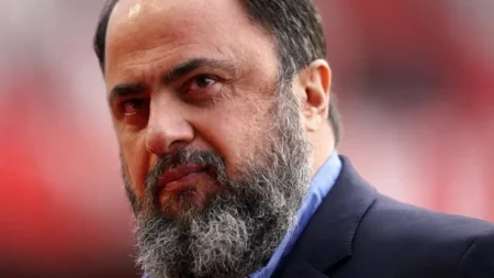 Evangelos Marinakis e São Paulo discutem investimento no Clube