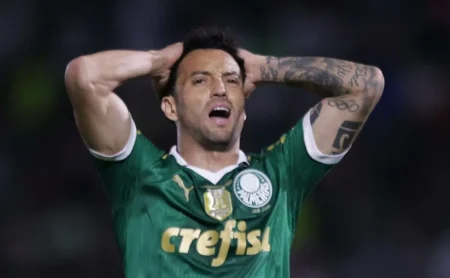 Felipe Anderson pode ceder espaço no Palmeiras após contratações de Facundo Torres e Paulinho