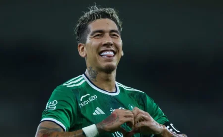 Firmino em alta no Al-Ahli: como o atacante brasileiro tem sido fundamental para o time saudita