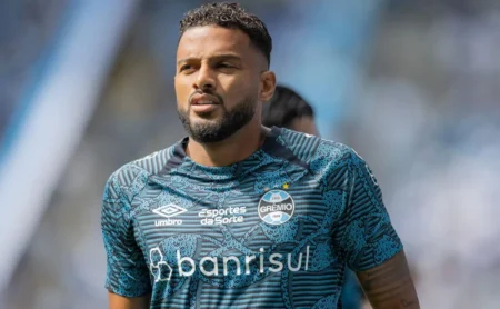 Grêmio se Posiciona Finitamente e Não Negocia com Reinaldo e Avança para 2025