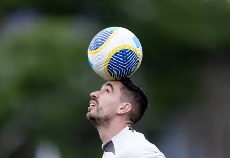 "Igor Coronado é favorito do Corinthians, mas Garro pode ser uma opção para o time".