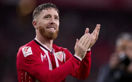 Iker Muniain: O Futebolista Chave do Botafogo e Suas Aventuras Internacionais