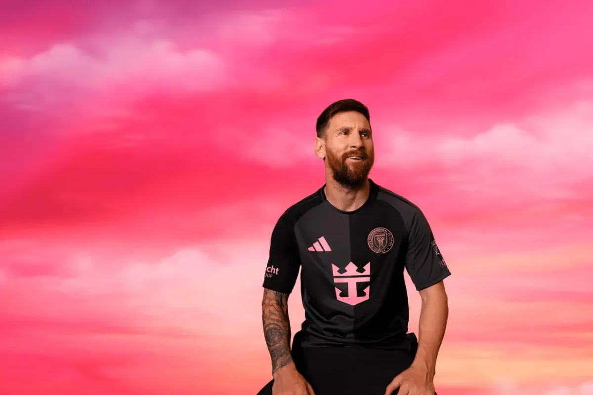 Lionel Messi faz estreia no Inter Miami com lançamento de nova camisa