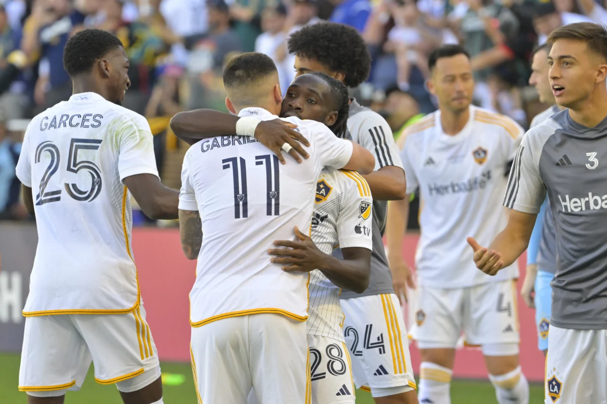 Los Angeles Galaxy é hexacampeão da MLS após vencer New York Red Bulls.