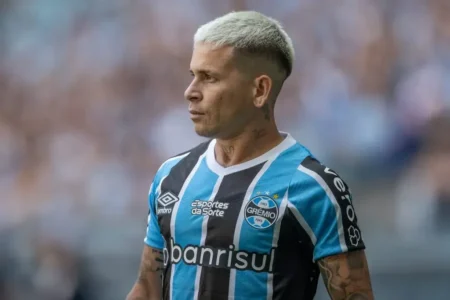 "Marcelo Teixeira admite chance de Soteldo voltar ao Santos"