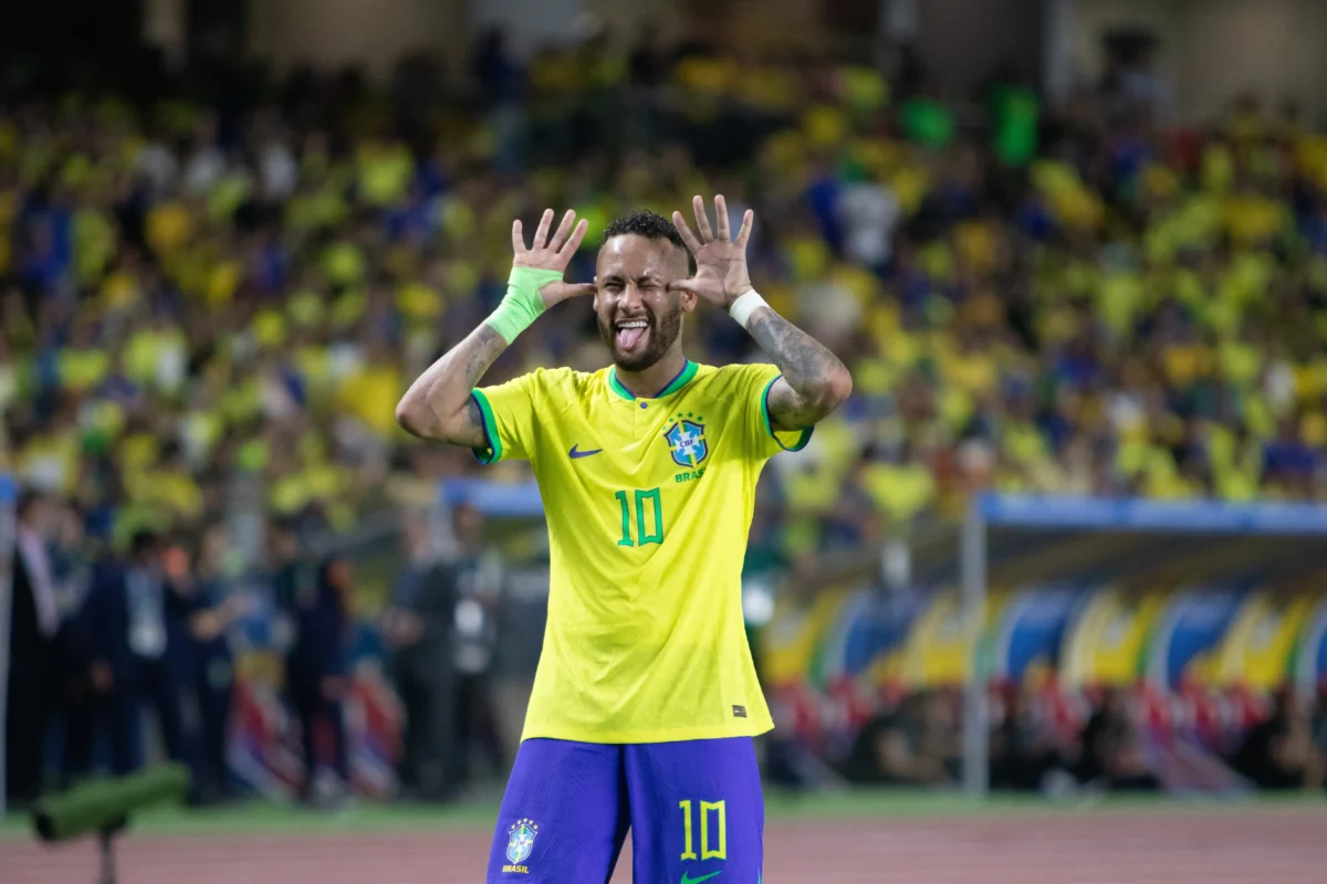 Neymar expõe sonho: "Sinto vontade de disputar a quarta Copa do Mundo da seleção brasileira"