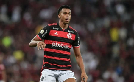 O Flamengo toma medidas punitivas após o incidente do VAR com Carlinhos