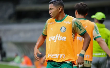 Palmeiras Pretende Economizar R$ 13 Milhões com Possível Desligamento de Rony