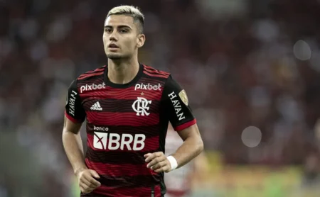 Palmeiras apresenta oferta por Andreas Pereira e Fulham deve decidir após o Natal, diz André Hernan