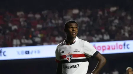 "Paulistano Soça: São Paulo Aceita Transferências de Luciano e Arboleda, Vem em Força com Nicola"