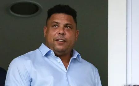 Reforço surpresa do Cruzeiro faz críticas ao técnico e relembra Ronaldo Fenômeno em entrevista