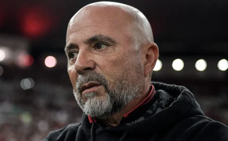 Sampaoli pede contratação de meio-campista do Flamengo para janeiro e possíveis desfalques