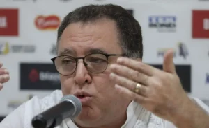 "Santos confirma acordo com meio-campista e rescinde contrato de Giuliano"