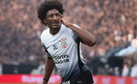 Talles Magno selou acordo que define a permanência do Corinthians no Grupo City