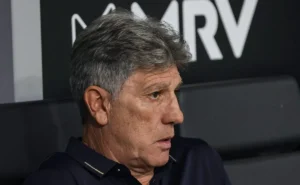 "Vasco pode ter novo técnico caso Gustavo Quinteros agrade, mas ainda não há certeza sobre o futuro de Renato Gaúcho"