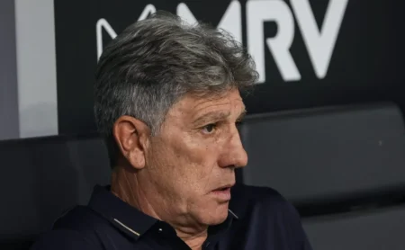 "Vasco pode ter novo técnico caso Gustavo Quinteros agrade, mas ainda não há certeza sobre o futuro de Renato Gaúcho"