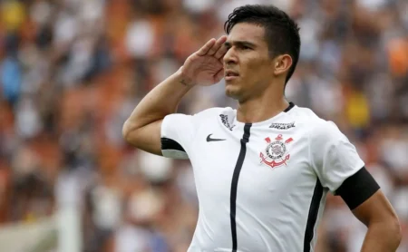 Vasco tenta recontratar Balbuena do Dinamo Moscou.