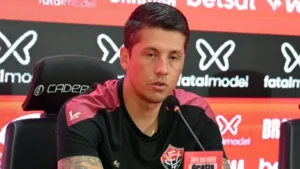 "Vitória busca revanche contra o Grêmio no Brasileirão: 'Merecemos mais' com Thiago Carpini"