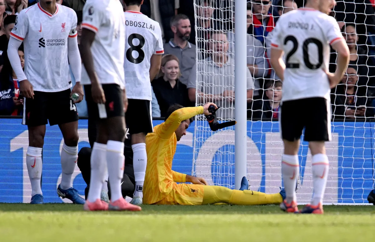 "Alisson: possibilidade de retorno ao Liverpool até o fim de dezembro"