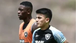 Almada e Luiz Henrique, do Botafogo, são observados pela Internazionale-ITA em 2025