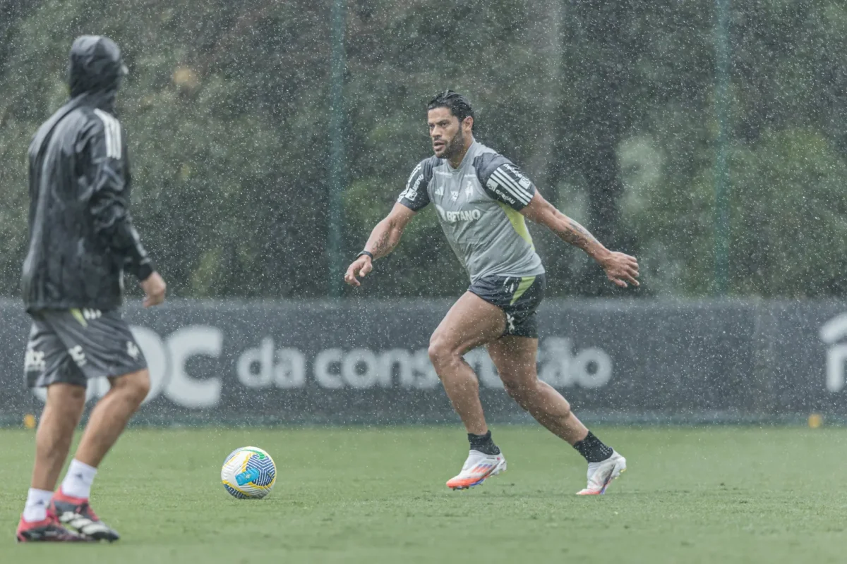 Título otimizado para SEO: "Atlético-MG sem Paulinho e Benard: Galo fecha preparação para Vasco"