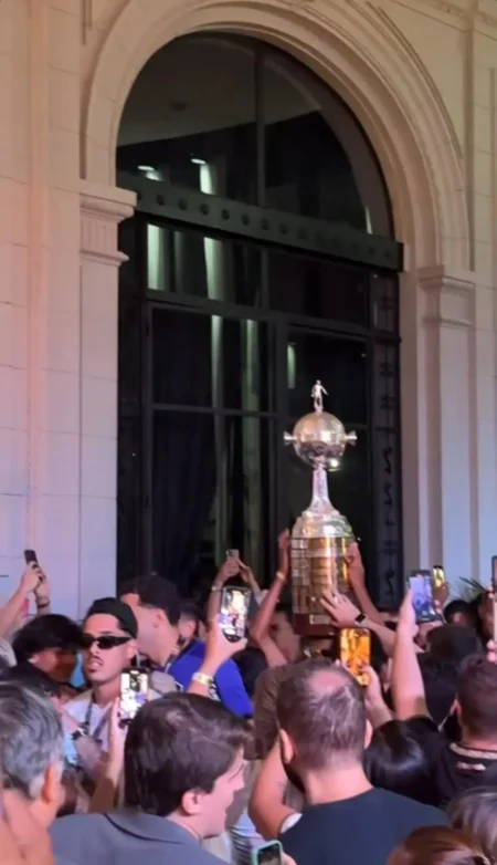 "Botafogo comemora título da Libertadores em cerimônia exclusiva na Argentina"