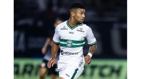 "Concorrência Feroz por Ronier: Palmeiras vs Times da Série A e Equipes Europeias"