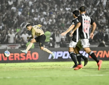 "Coutinho vê Vasco com "imagem boa" após vitória e projeta crescimento para 2025"