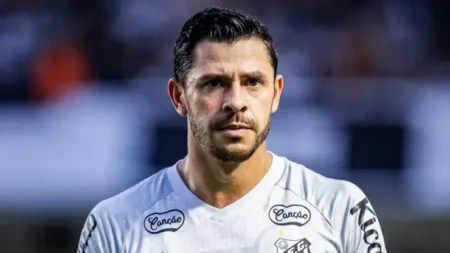 "Giuliano Adotou Novo Caminho Depois de Partida do Santos"