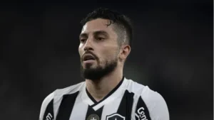 "Grêmio revela recusa de Alex Telles e jogador se torna persona non-grata"