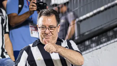 Marcelo Teixeira conversa com Vojvoda para comandar o Santos e técnico responde de imediato