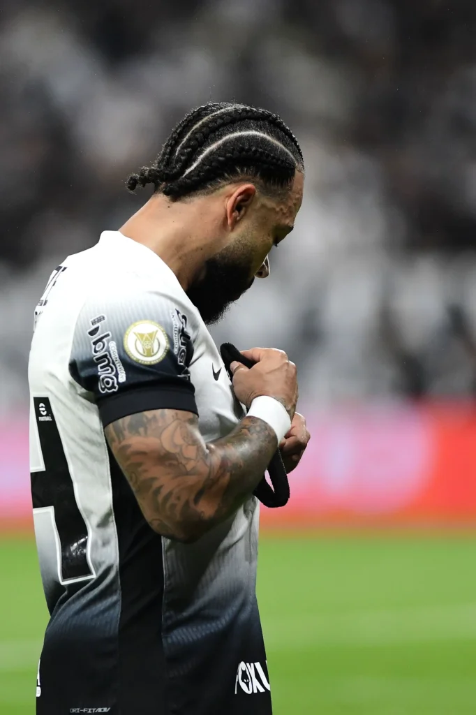 "Memphis Negativiza Conversa com Neymar, Mas Confessa Desejo de Jogar ao Lado dele no Corinthians"