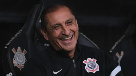 "Ramón Díaz é comparado a Pep Guardiola: 'Hoje, ele é melhor' em Corinthians"