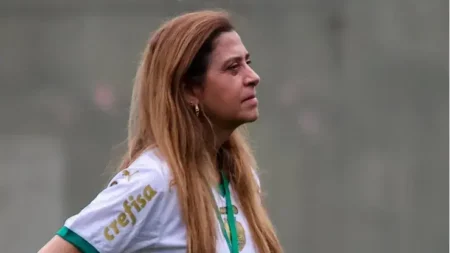 "Rony pode deixar o Corinthians e jogar no México após acordo com Leila Pereira"