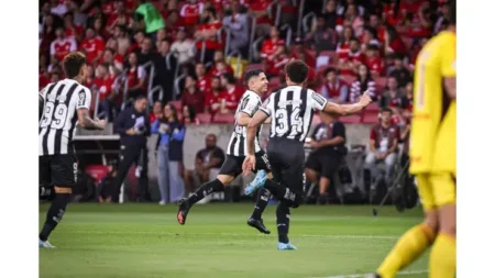 Savarino assina vitória espetacular e é eleito 'Gol mais bonito' em Inter x Botafogo.