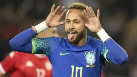 "Seu sonho: Neymar volta ao Santos, almejado por jogadores e torcedores do Peixe"