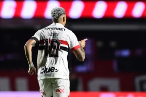 "São Paulo perde a estrela: Luciano se lamenta e deixa seu futuro no clube em dúvida"