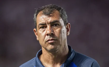 "Técnicos do Brasileirão 2025: Mirassol tem Fábio Carille como principal alvo para a próxima temporada"