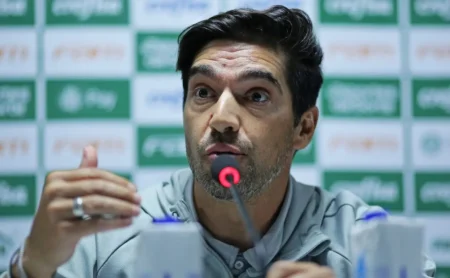 Abel Ferreira faz aviso ao Palmeiras: "Temos que seguir" no Palco do Botafogo