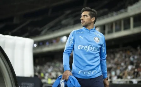 Abel Ferreira planeja juntar time A e B do Palmeiras para enfrentar o RB Bragantino no Allianz Parque