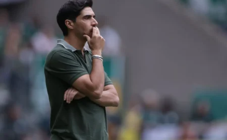 Abel Ferreira sofre perda de 2 titulares e Raphael Veiga e Gustavo Gómez são cortados contra o Santos.