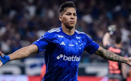 Botafogo discute transferência de Kaio Jorge do Cruzeiro para 2025