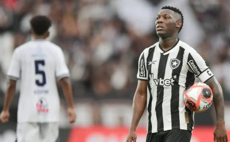 Botafogo enfrenta risco de rebaixamento após derrota para Maricá.