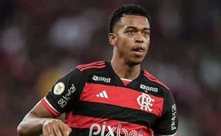 Carlinhos Redime o Flamengo com Gol e Assistência em Goleada contra o Bangu