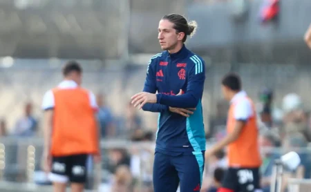 Carlinhos é barrado pelo Flamengo de Filipe Luís e mercado alternativo surge como oportunidade de negócios