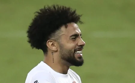 Claudinho pode ainda chegar ao Palmeiras em janeiro, diz Leila Pereira e Abel Ferreira